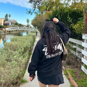 STUSSY Los Angeles Black Sweatshirt (size L)